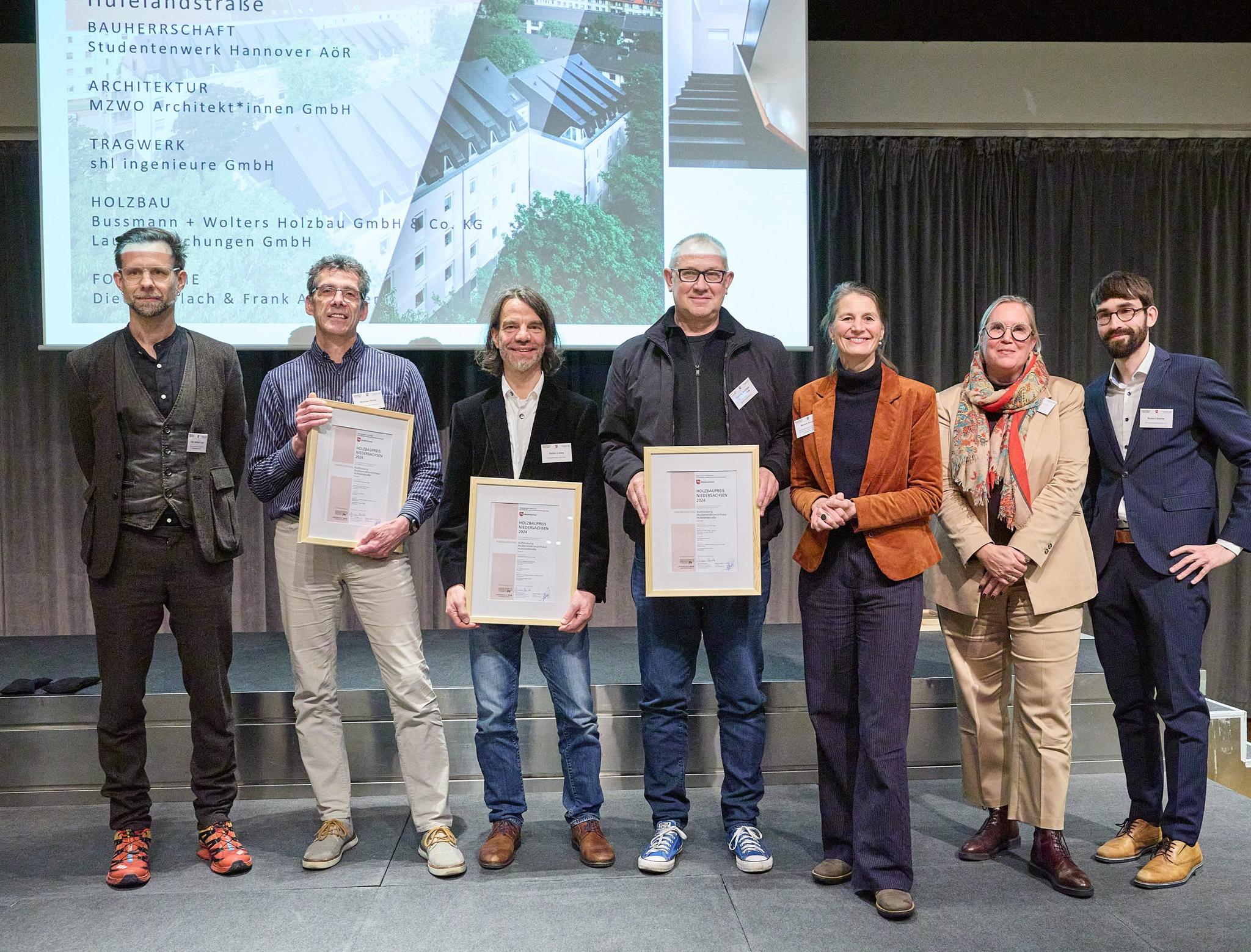 „Nachhaltiges Bauen mit Holz: Holzbaupreis Niedersachsen 2024 vergeben“ …und wir waren dabei! - Titelbild